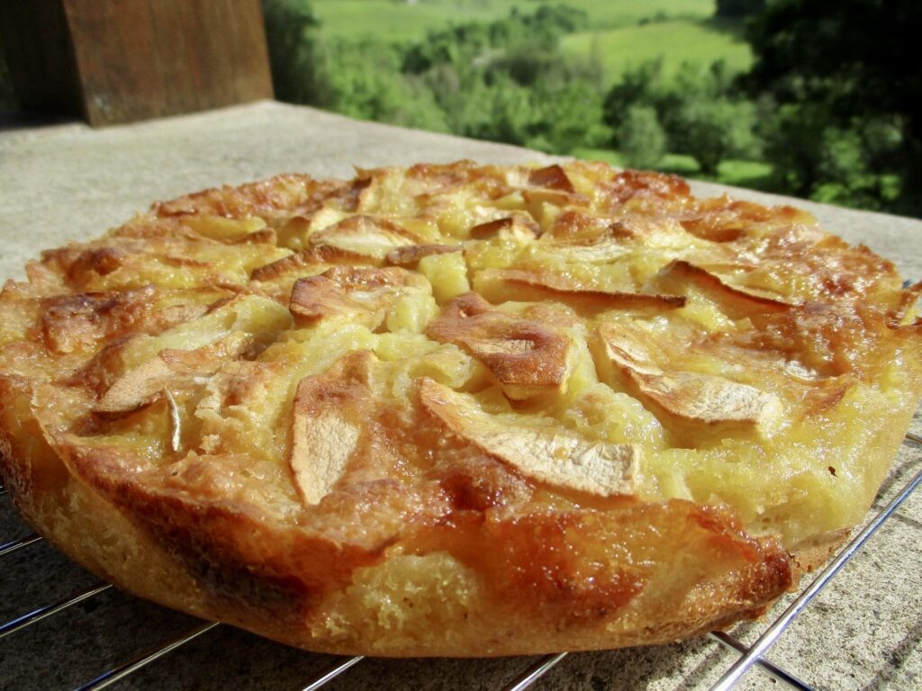 gâteau aux pommes caramélisées