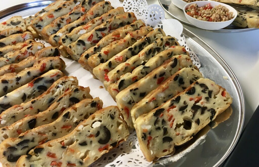 hartige cake (paprika | olijf | feta)