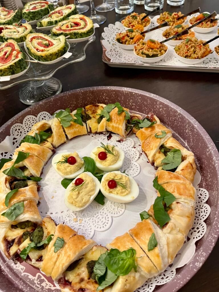 brie-ring en deviled eggs